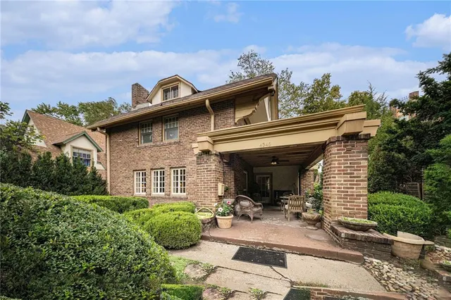 $525,000 | 4345 Locust Street, Kansas City, MO 64110