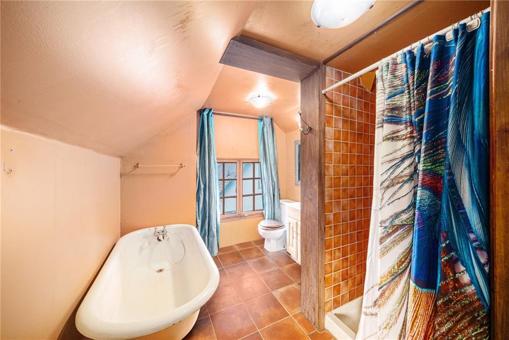 4345 Locust Street Kansas City, MO 64110 - Photo 19 of 38