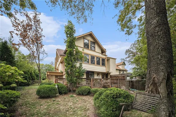 $525,000 | 4345 Locust Street, Kansas City, MO 64110