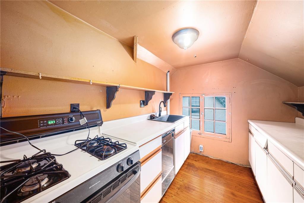 4345 Locust Street Kansas City, MO 64110 - Photo 35 of 38