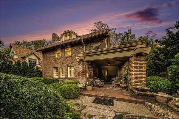 $525,000 | 4345 Locust Street, Kansas City, MO 64110