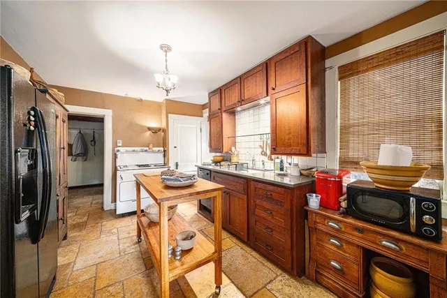 $525,000 | 4345 Locust Street, Kansas City, MO 64110