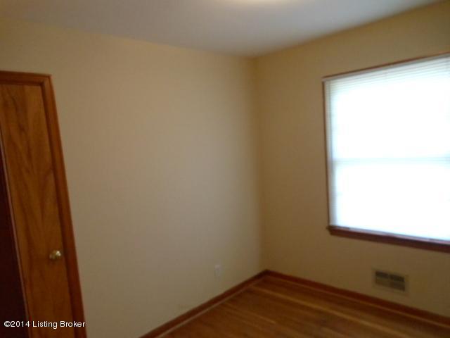 4119 Dover Road Louisville, KY 40216 - Photo 4 of 13 Bedroom 1