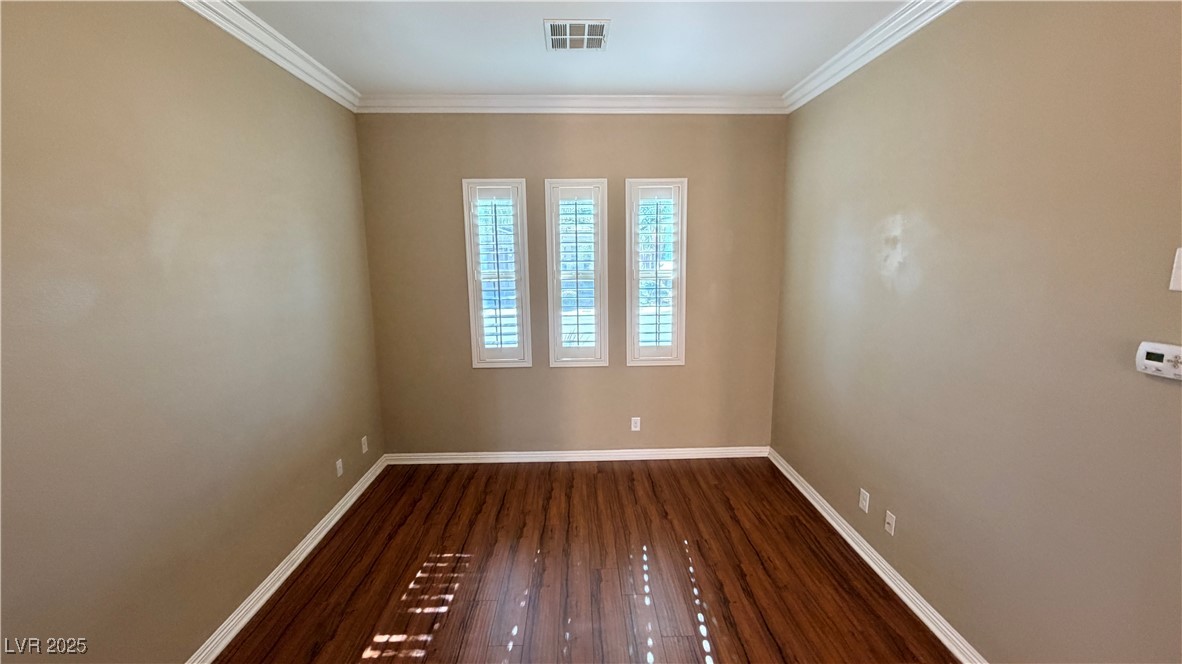 8130 Slip Point Avenue Las Vegas, NV 89147 - Photo 4 of 19