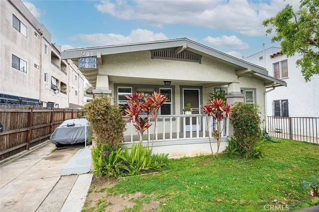 $950,000 | 905 Gardenia Avenue, Long Beach, CA 90813