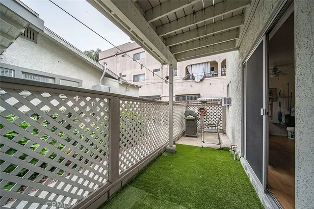 $950,000 | 905 Gardenia Avenue, Long Beach, CA 90813