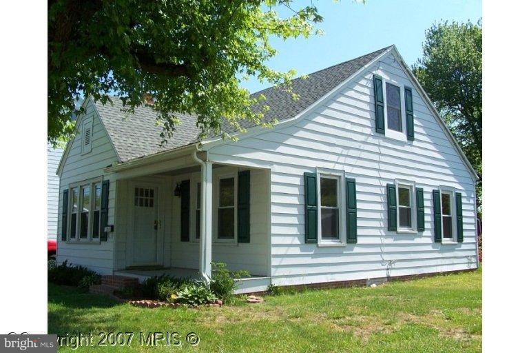 204 Killarney Road Cambridge, MD 21613 - Photo 2 of 18 Exterior (Front)