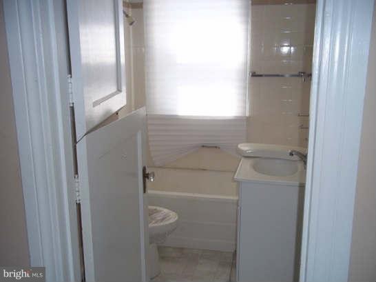 204 Killarney Road Cambridge, MD 21613 - Photo 7 of 18 Bath