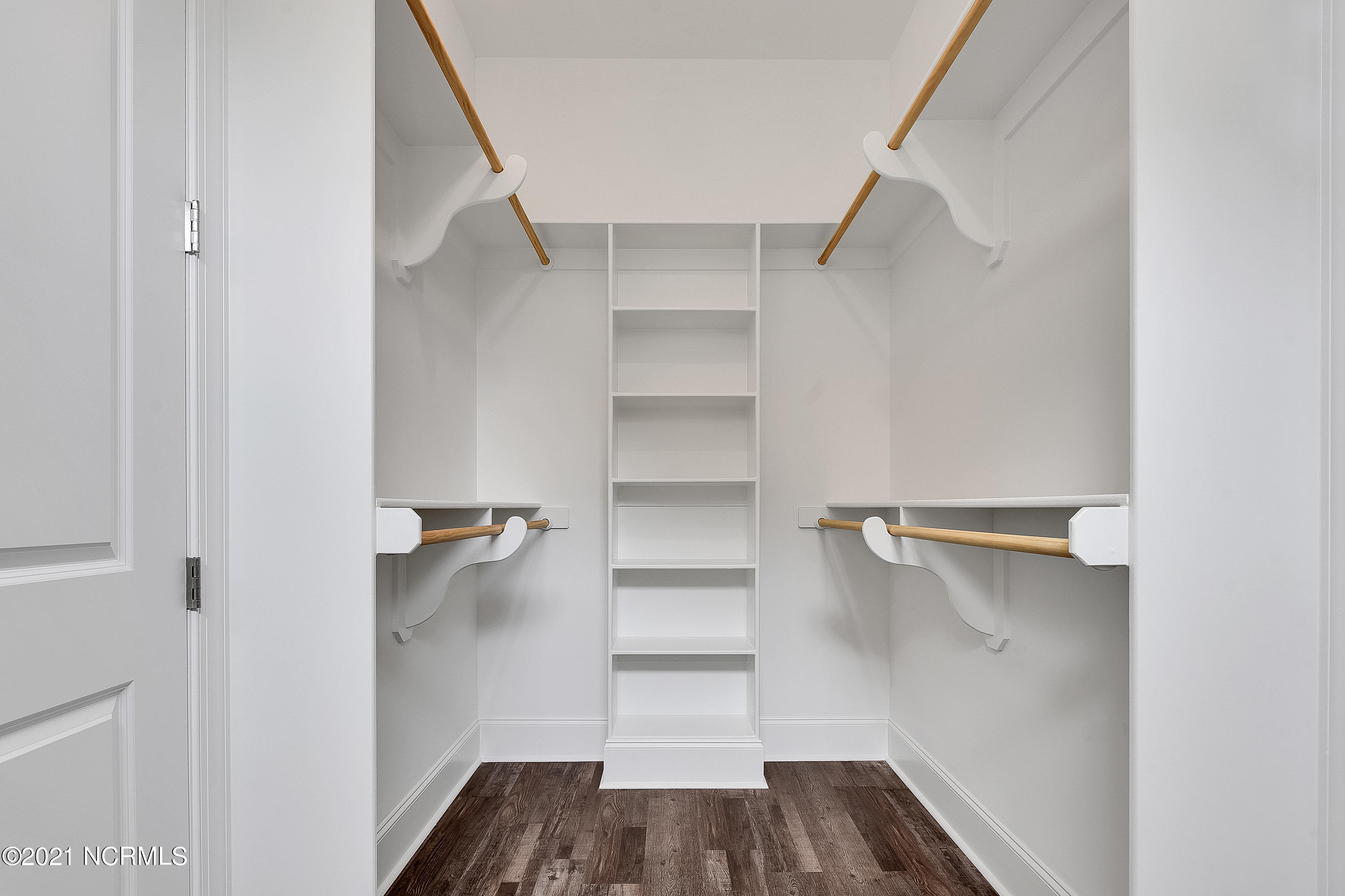 1321 Grove Point Road Wilmington, NC 28409 - Photo 15 of 30 Master Closet