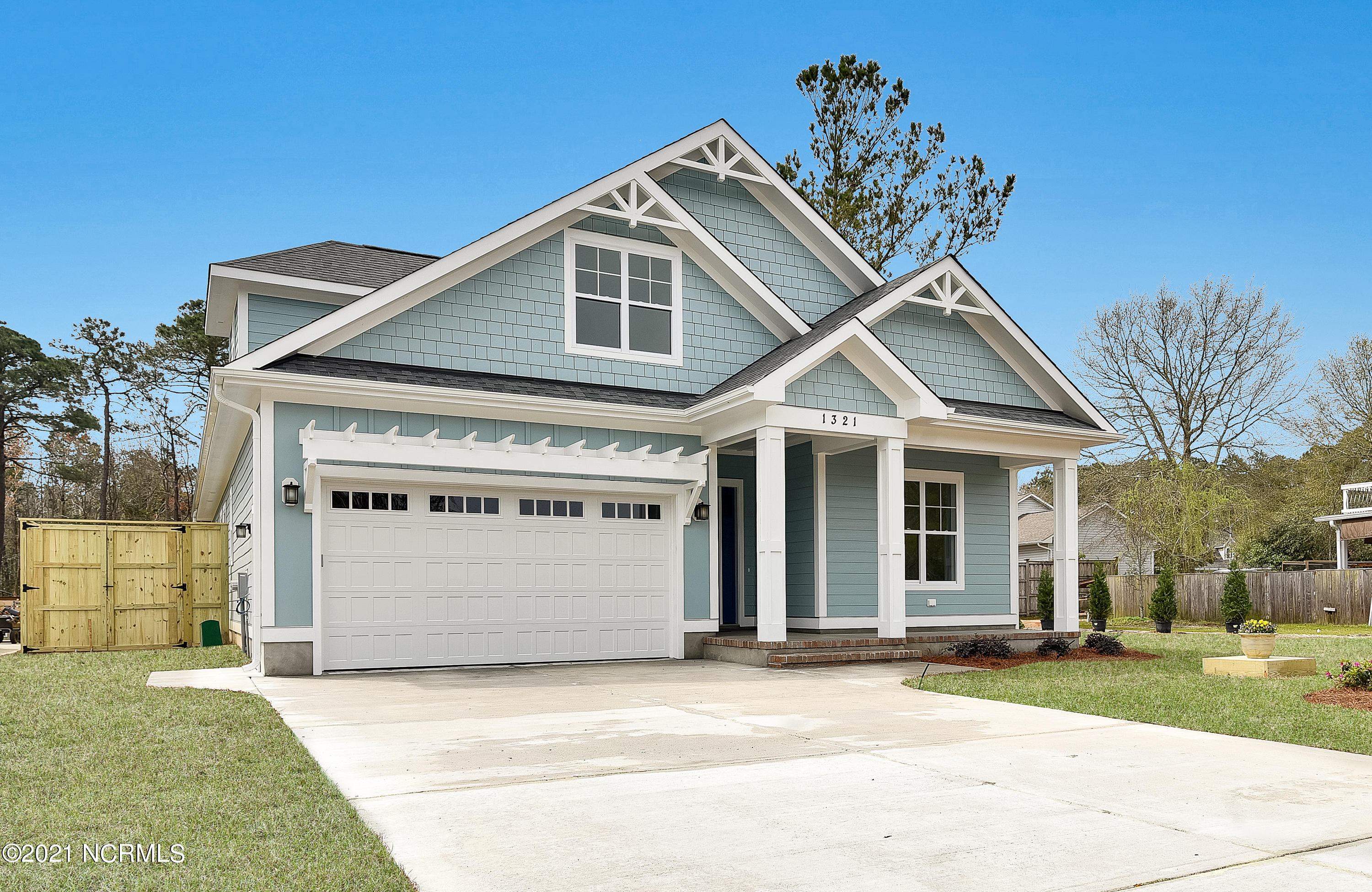 1321 Grove Point Road Wilmington, NC 28409 - Photo 2 of 30 Front