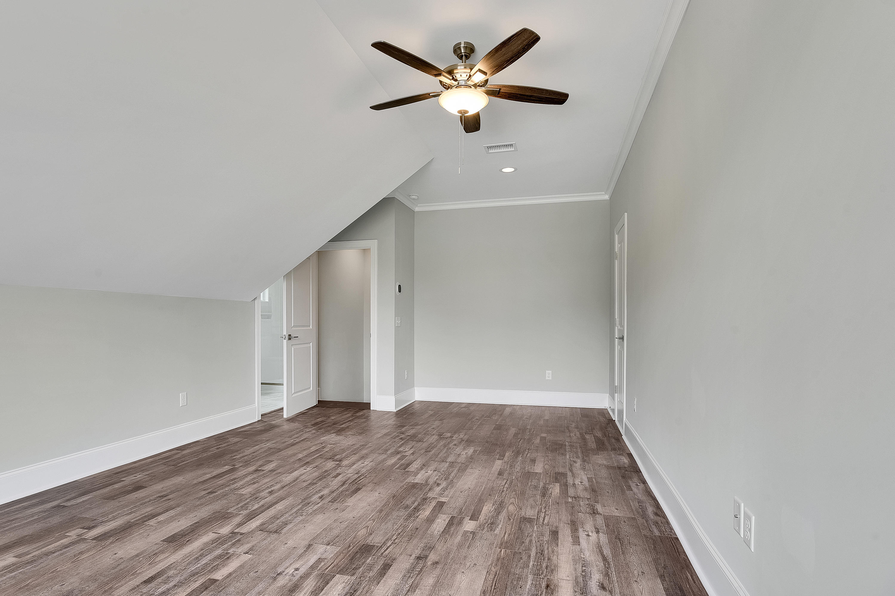 1321 Grove Point Road Wilmington, NC 28409 - Photo 22 of 30 Bonus Room Up 2