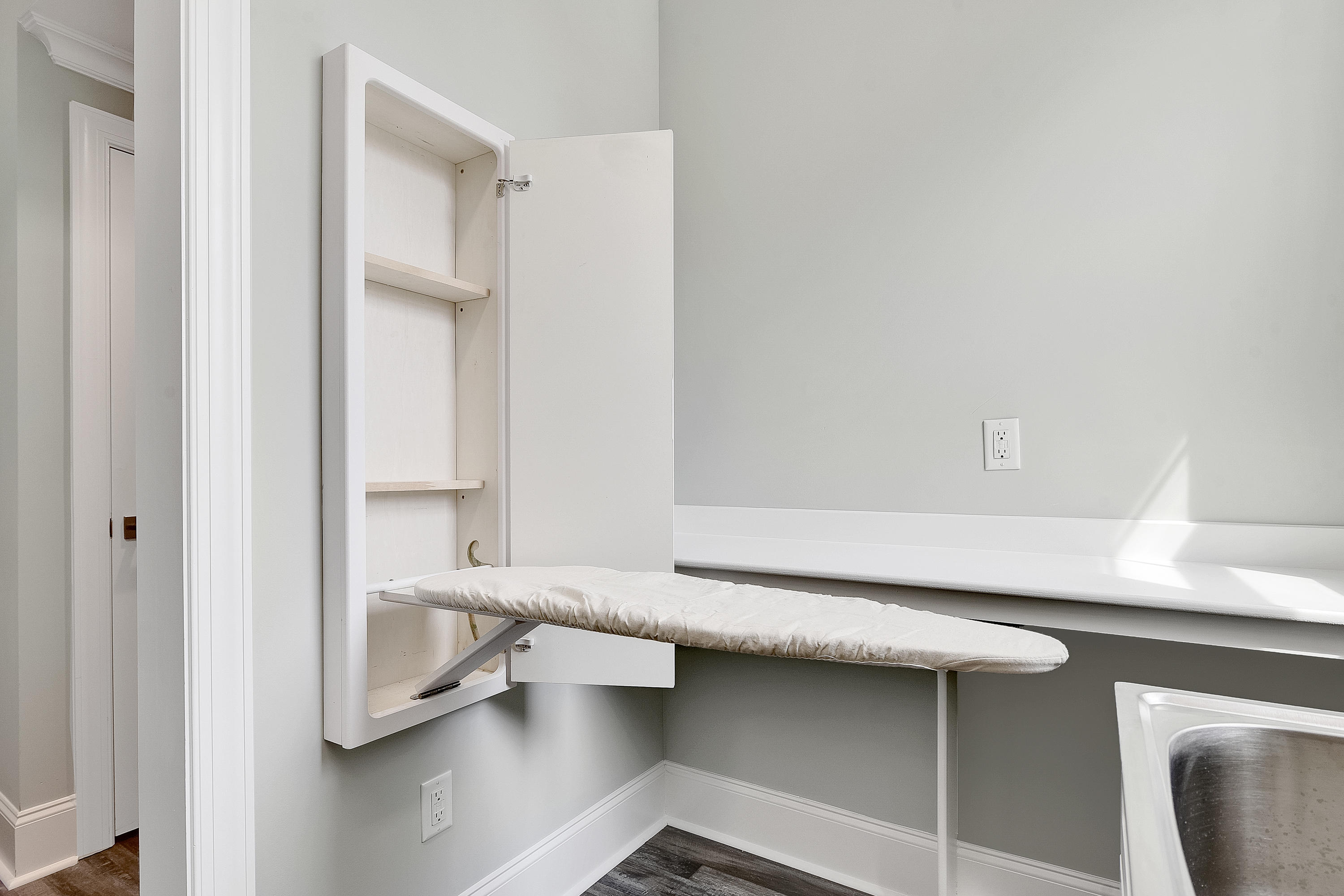 1321 Grove Point Road Wilmington, NC 28409 - Photo 25 of 30 Laundry 2