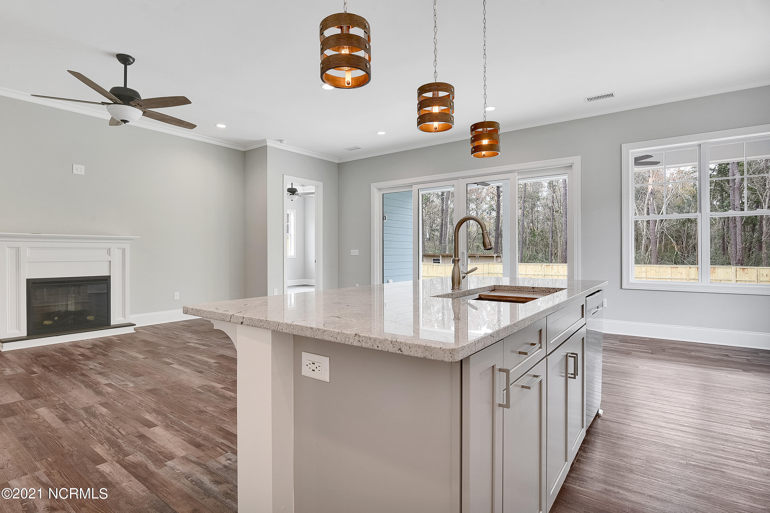 1321 Grove Point Road Wilmington, NC 28409 - Photo 9 of 30 Island