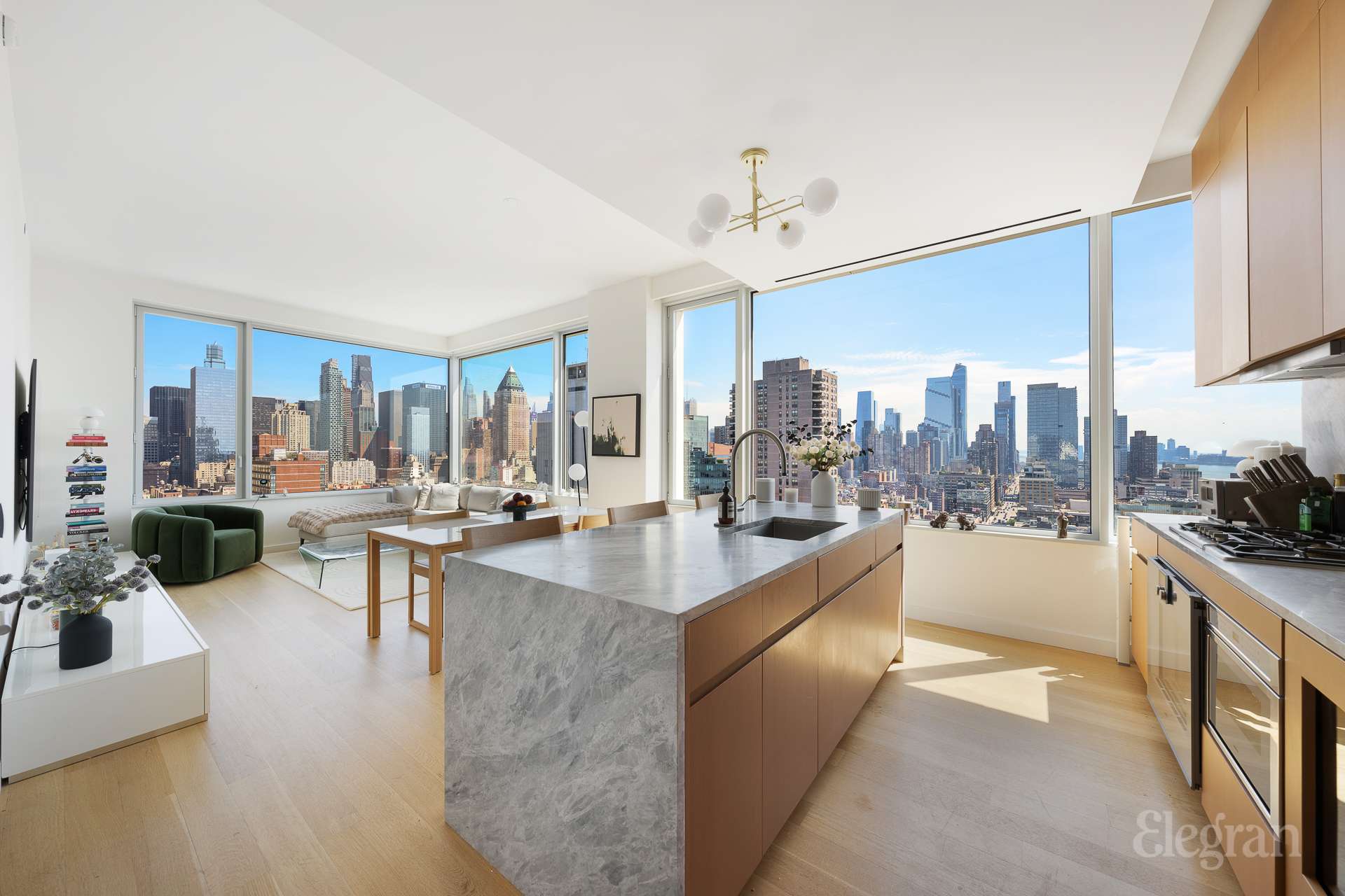 611 West 56th St Unit 25A
