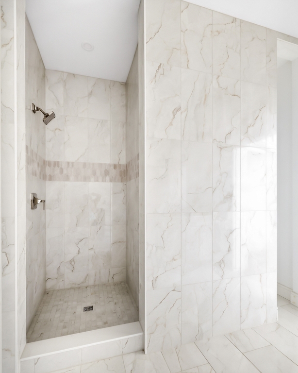 7 Elizabeth Lane, Unit 7 Paxton, MA 01612 - Photo 18 of 30 a bathroom with a shower