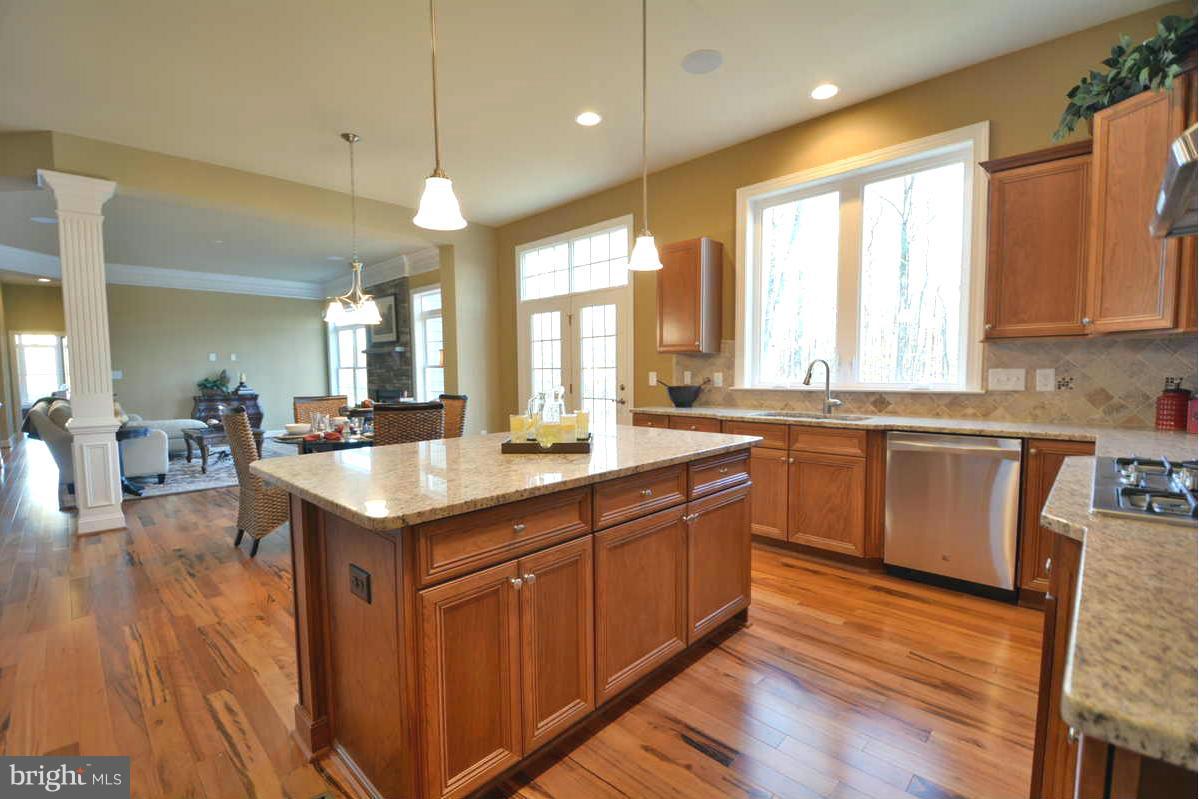 8835 Rommel Drive Lorton, VA 22079 - Photo 5 of 30 Maple Cabinets, Granite Counters