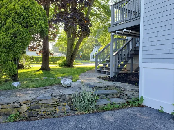 $2,600 | 440 Forest Avenue, Unit 1, Middletown, RI 02842