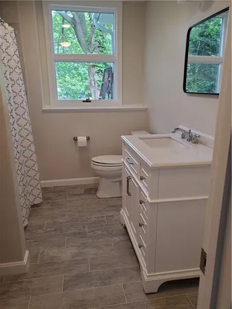 $2,600 | 440 Forest Avenue, Unit 1, Middletown, RI 02842