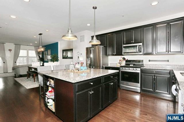 12-30 Plaza Road Fair Lawn, NJ 07410 - Photo 14 of 34