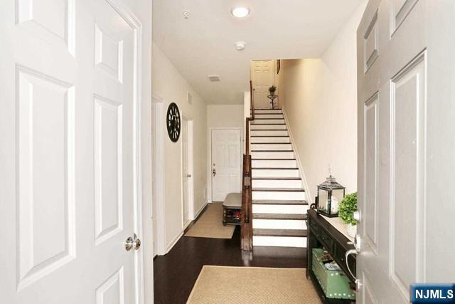 12-30 Plaza Road Fair Lawn, NJ 07410 - Photo 4 of 34