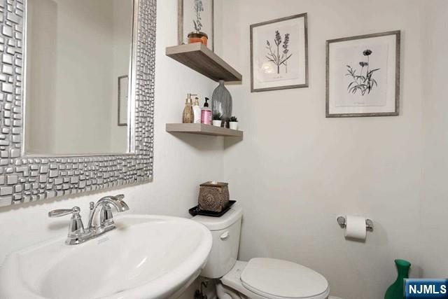 12-30 Plaza Road Fair Lawn, NJ 07410 - Photo 8 of 34