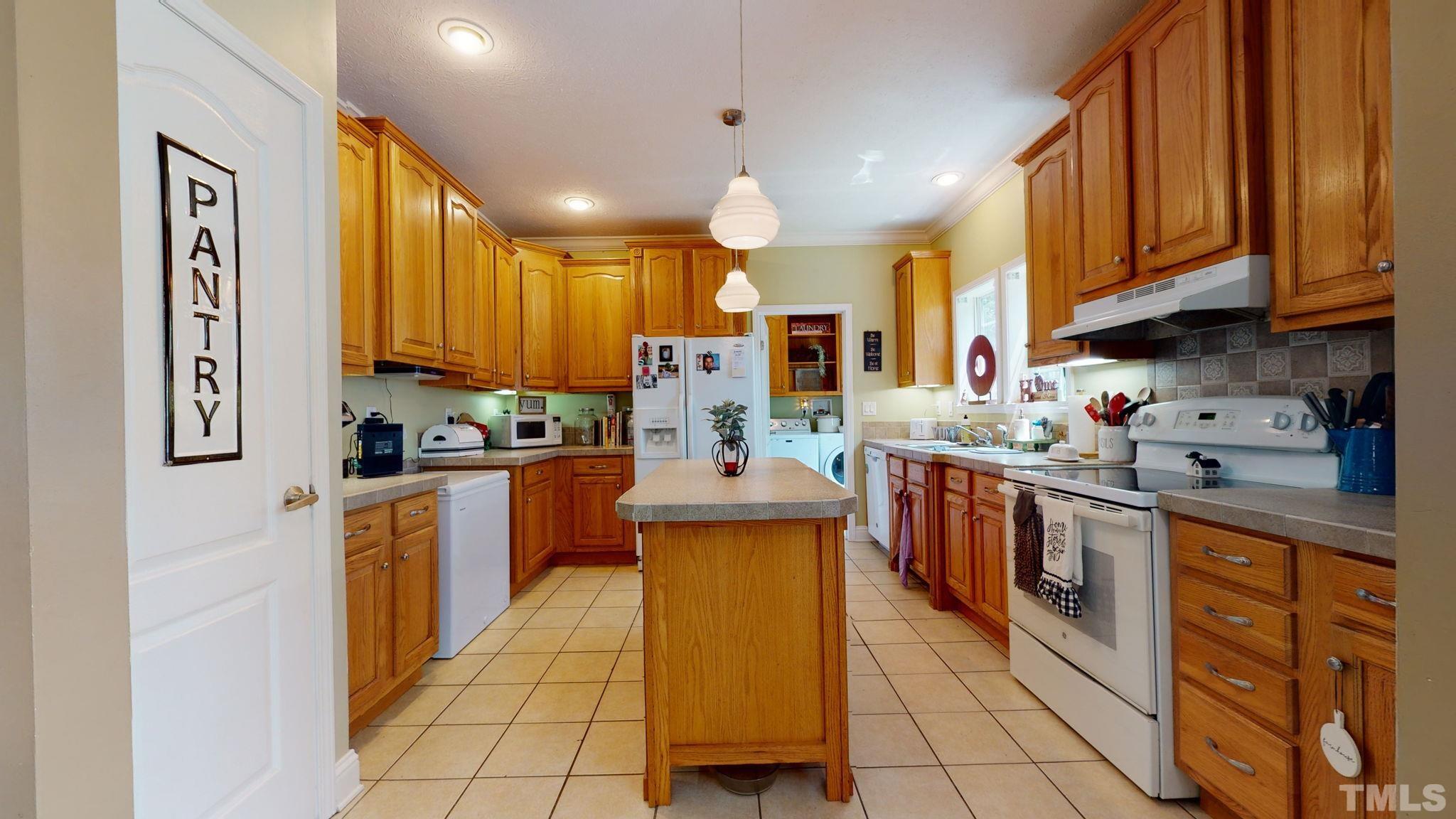 1844 Hicks Road Broadway, NC 27505 - Photo 9 of 25 Gallery Image 9
