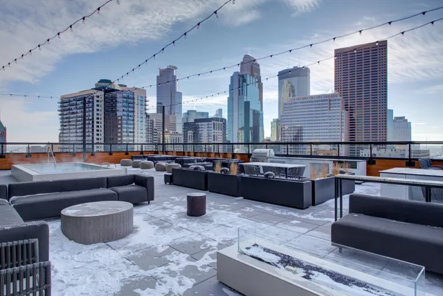 $2,871 | 270 Hennepin Avenue, Unit 1513, Minneapolis, MN 55401