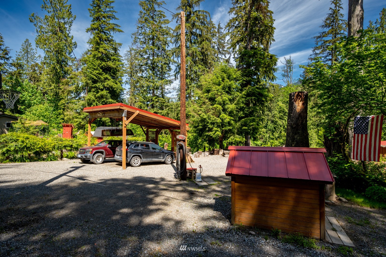 52133 South Riverside Road Gold Bar, WA 98251 - Photo 27 of 40 an outdoor sitting area with golf course