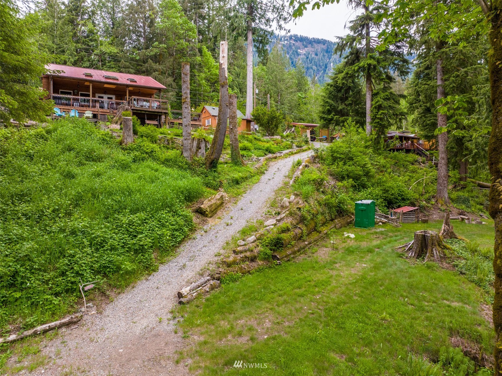 52133 South Riverside Road Gold Bar, WA 98251 - Photo 38 of 40 a view of a backyard with pathway