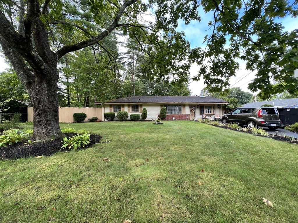 93 Michael Road Raynham, MA 02767 - Photo 4 of 34 Gallery Image 4