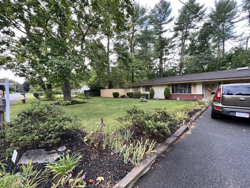 93 Michael Road Raynham, MA 02767 - Photo 5 of 34 Gallery Image 5