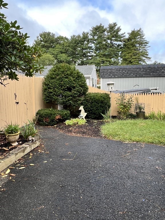 93 Michael Road Raynham, MA 02767 - Photo 7 of 34 Gallery Image 7