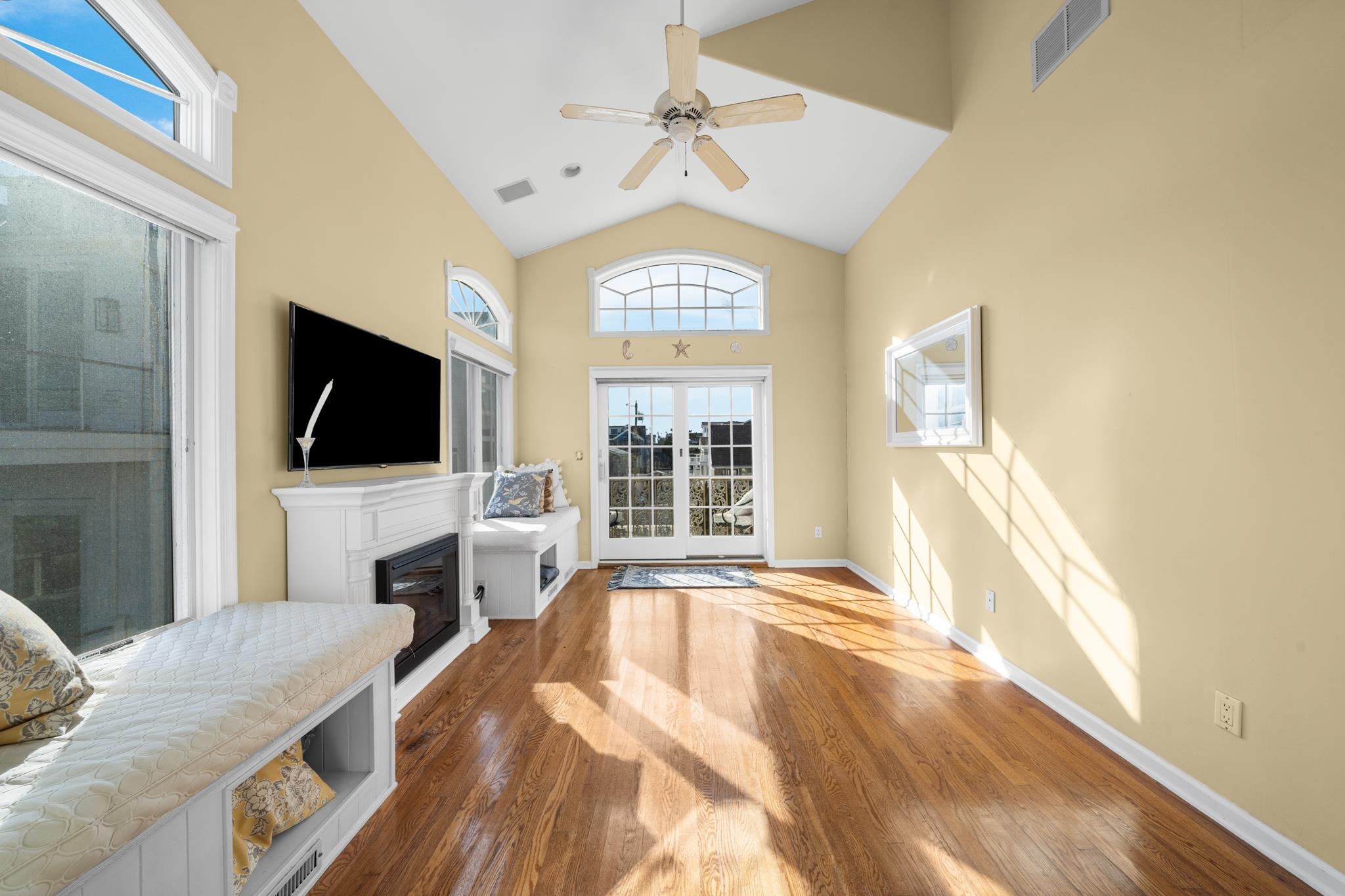 283 6th Street Avalon, NJ 08202 - Photo 16 of 36 a view of a livingroom with furniture window and wooden floor