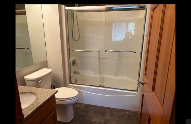 $2,100 | 16649 Oak Park Avenue, Unit 203, Tinley Park, IL 60477