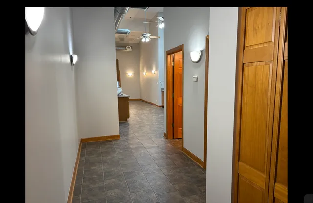 $2,100 | 16649 Oak Park Avenue, Unit 203, Tinley Park, IL 60477