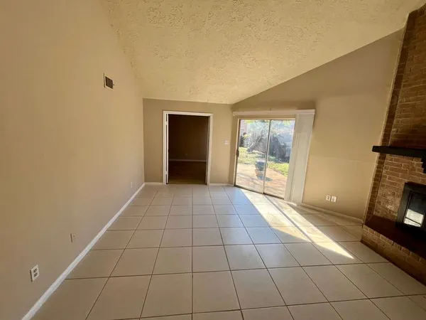 $1,750 | 13511 Quetzal Lane, Houston, TX 77083