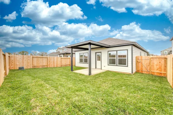 $2,000 | 3910 Windy Whisper Drive, Brookshire, TX 77423