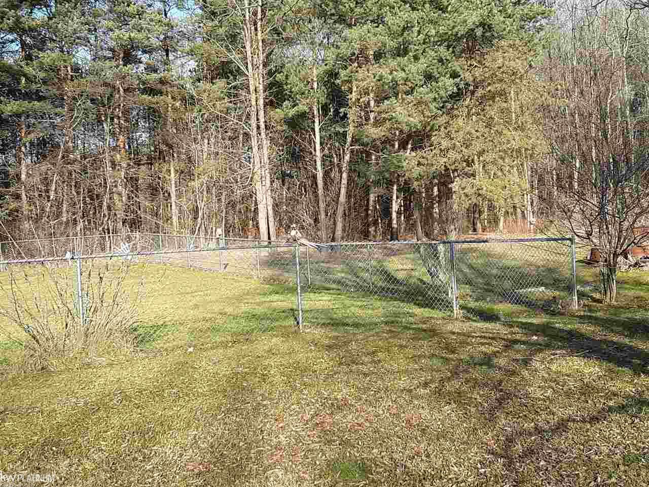 255 South Allen Road St. Clair, MI 48079 - Photo 7 of 23 31375296-6.JPG