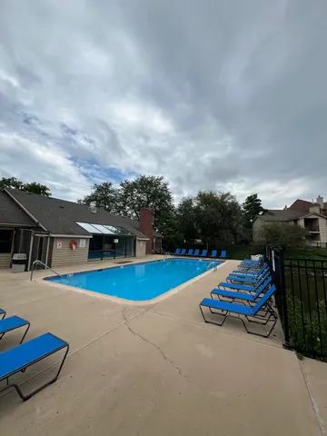 $2,000 | 2028 North Rand Road, Unit 104, Palatine, IL 60074
