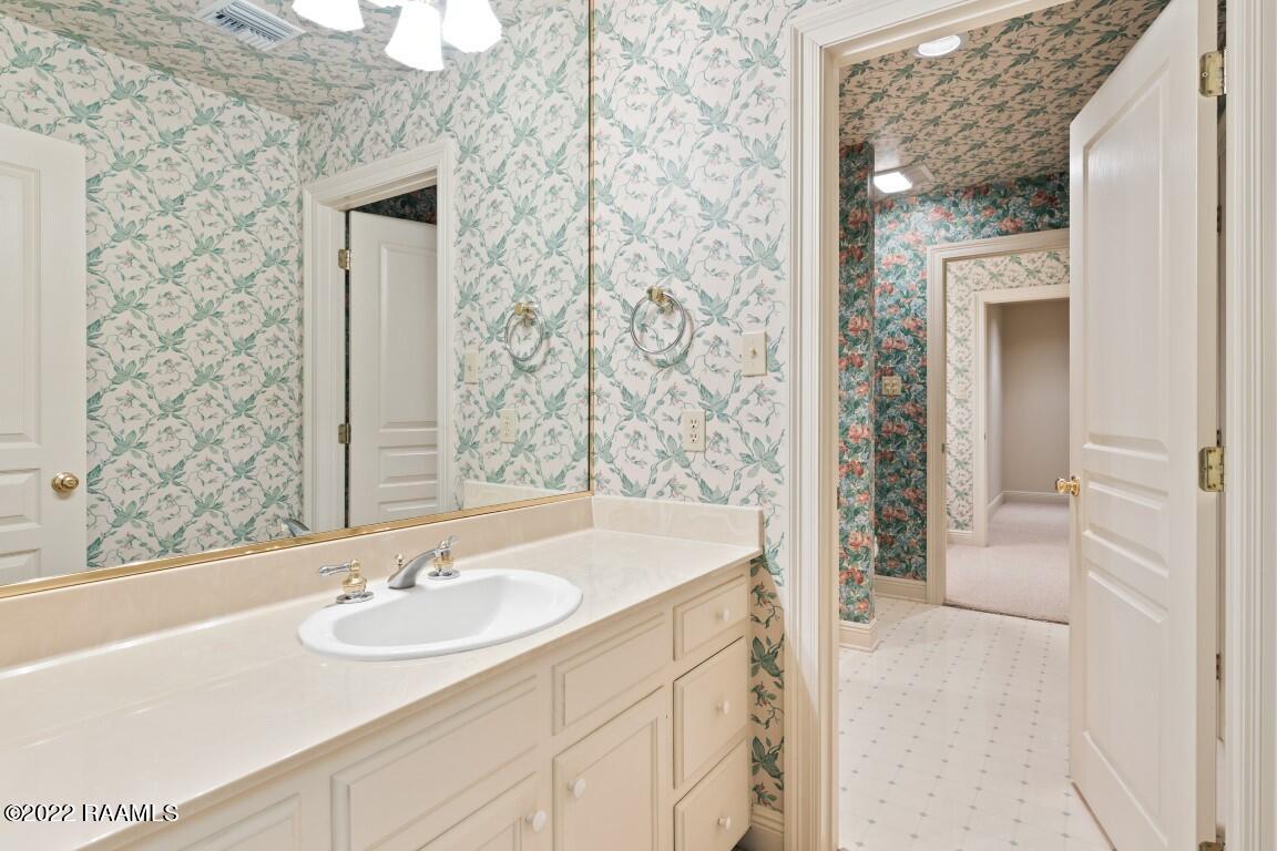 303 Oakleaf Drive Lafayette, LA 70503 - Photo 31 of 44 303 Oakleaf-34