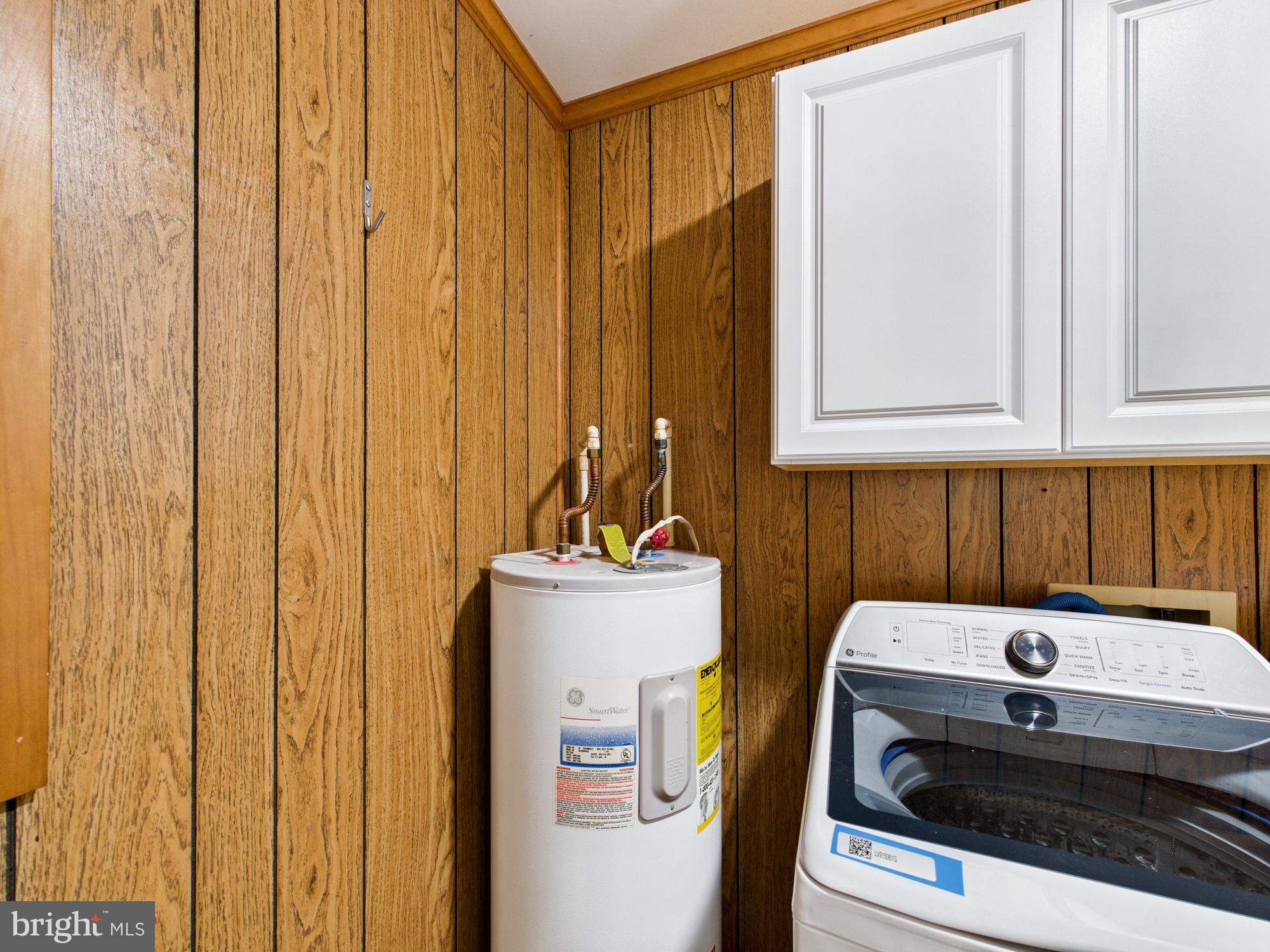5046 Manokin Road Crisfield, MD 21817 - Photo 39 of 72 a utility room with dryer and washer