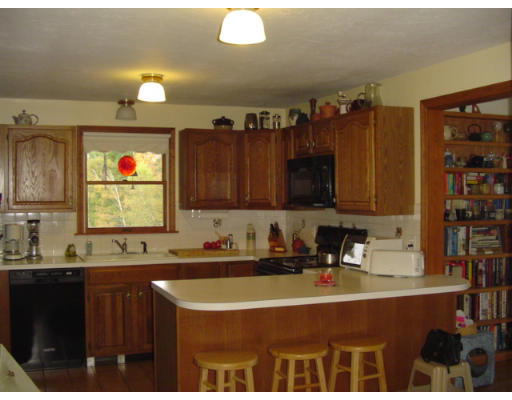 28 Mt Jefferson Road Hubbardston, MA 01452 - Photo 5 of 14 Gallery Image 5