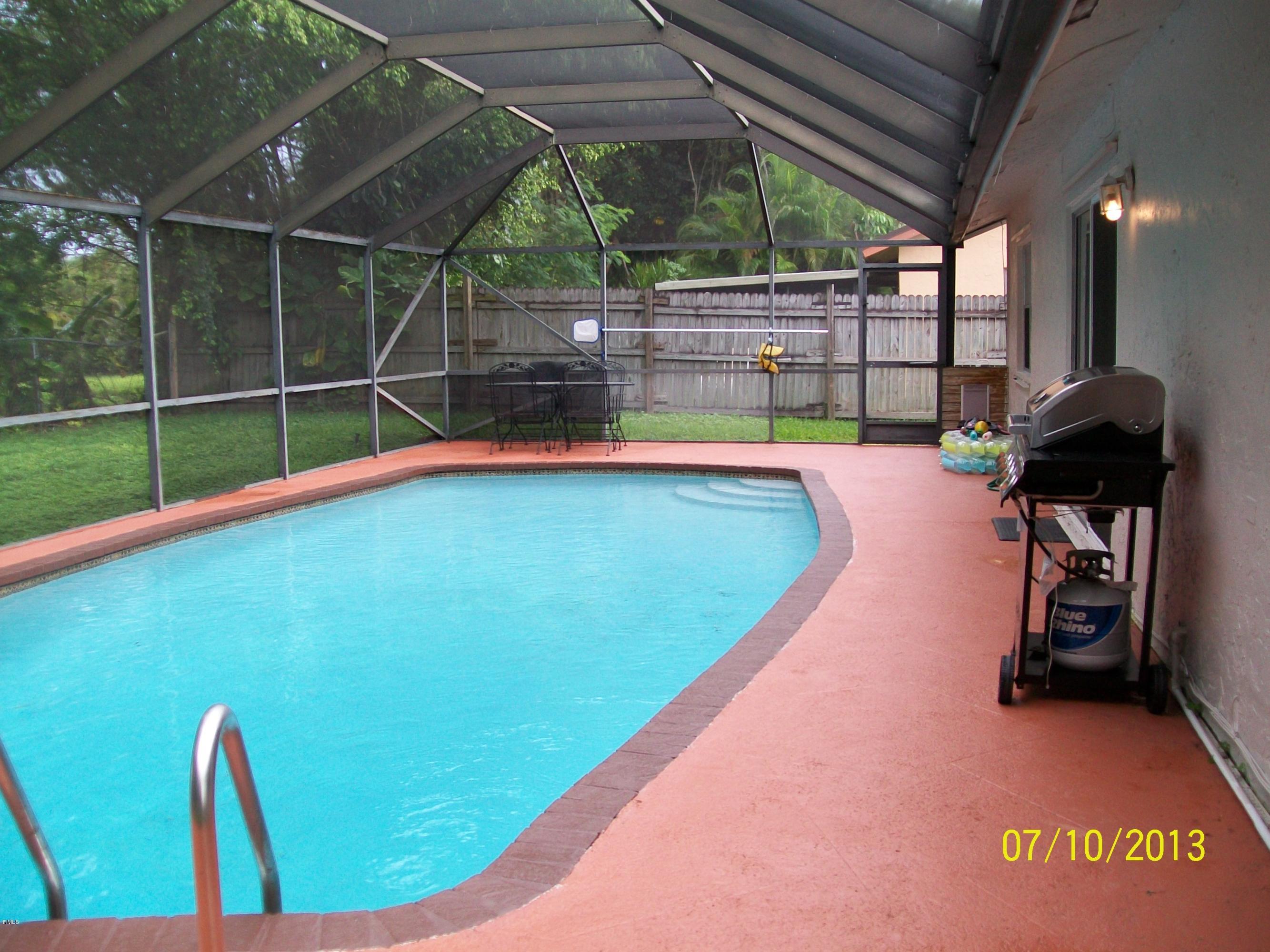 9718 Richmond Circle Boca Raton, FL 33434 - Photo 10 of 11 9718 Richmond Cr - POOL
