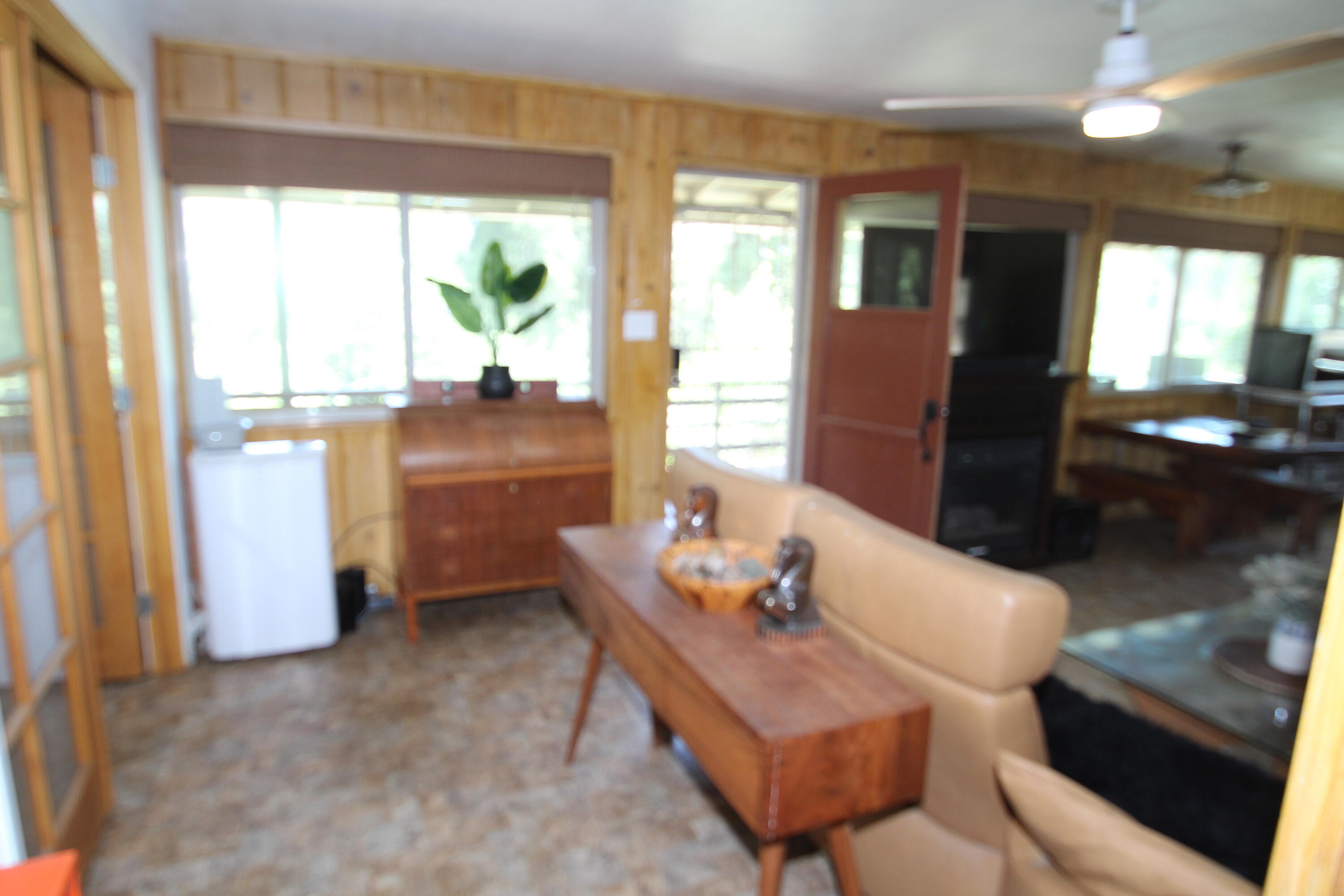 427 Sutherland Drive Springville, CA 93265 - Photo 16 of 55 Living room