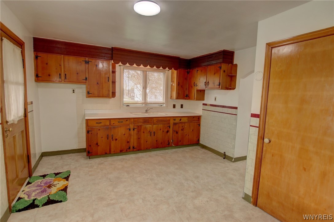 79 Martin Road Lackawanna, NY 14218 - Photo 3 of 15