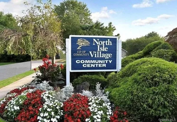 $2,100 | 37 El Camino Court, Unit 37, Coram, NY 11727