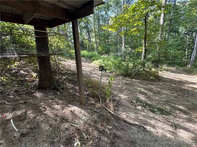 $285,000 | 5732 Maplewood Drive, Marysville, IN 47141