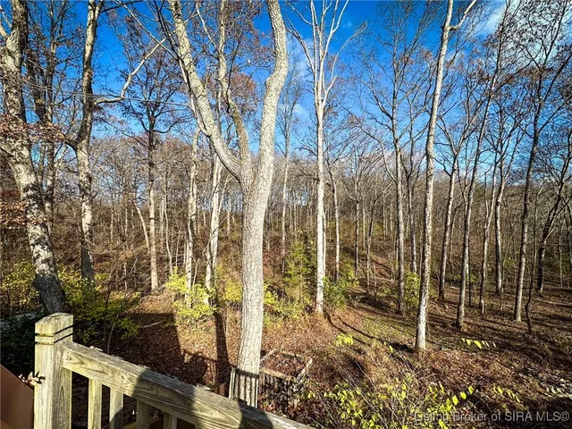 $285,000 | 5732 Maplewood Drive, Marysville, IN 47141