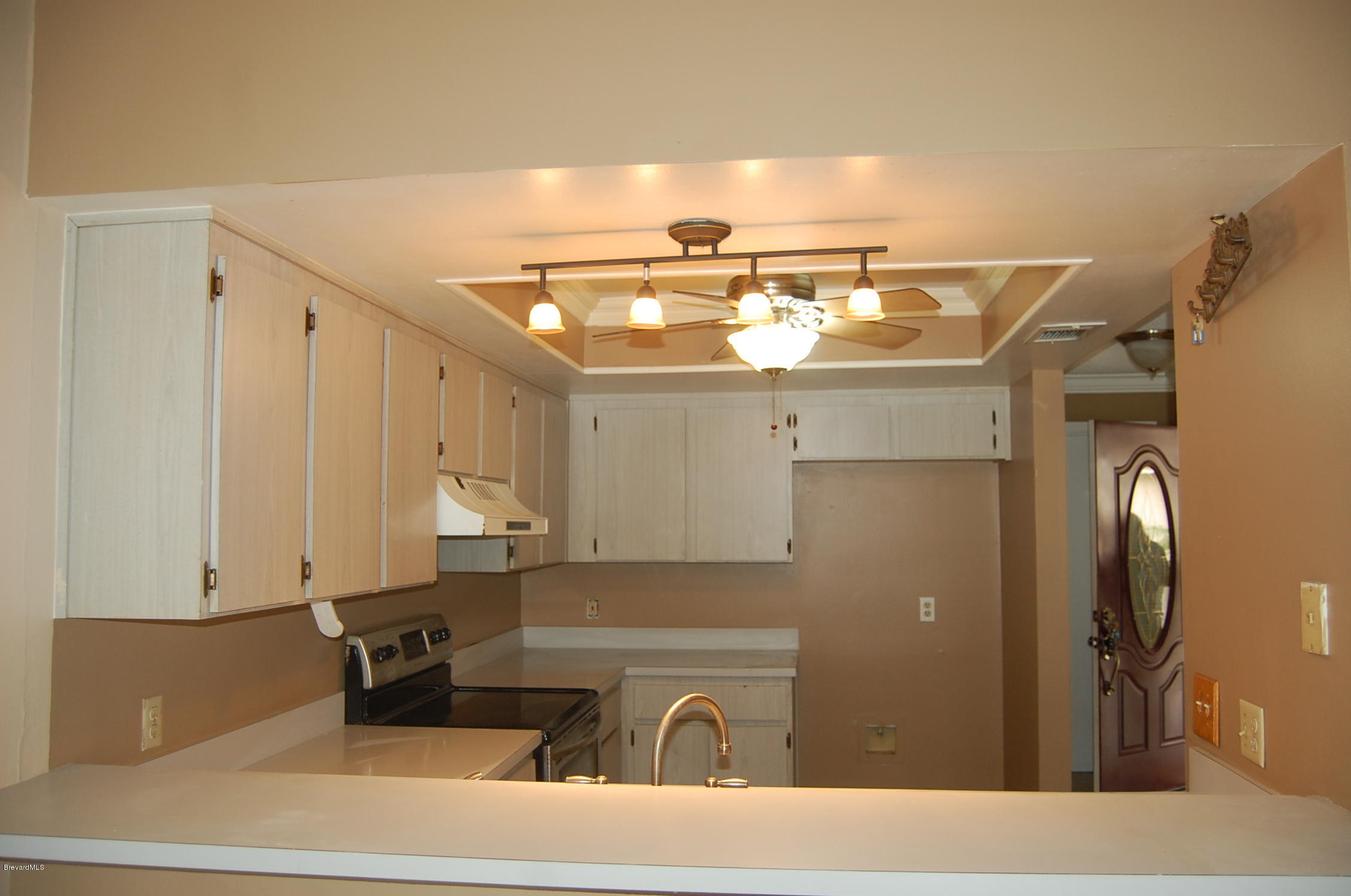 4168 Bayberry Drive Melbourne, FL 32901 - Photo 5 of 15 kitchen