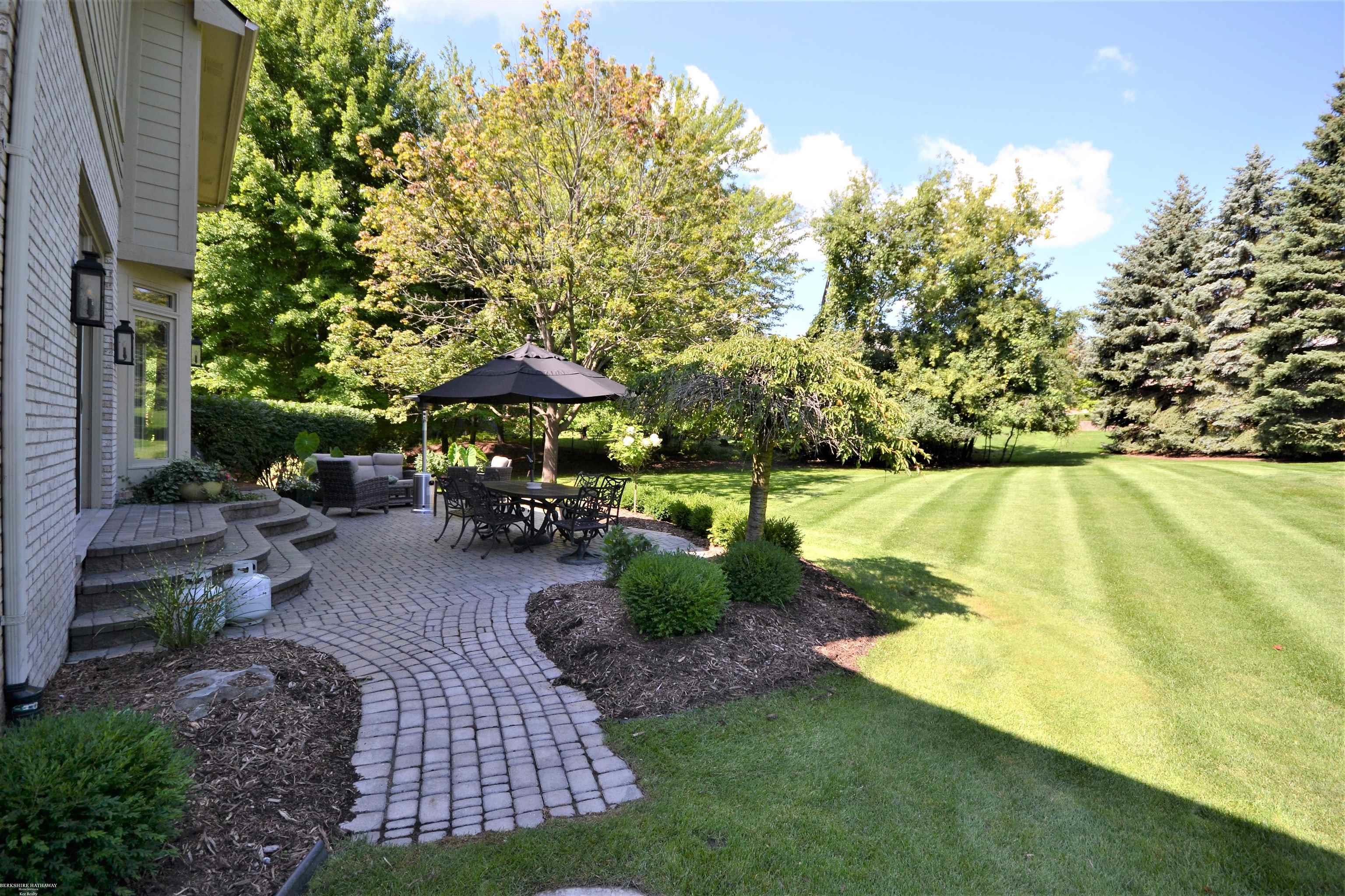 1813 Fox Run Rochester Hills, MI 48306 - Photo 9 of 68